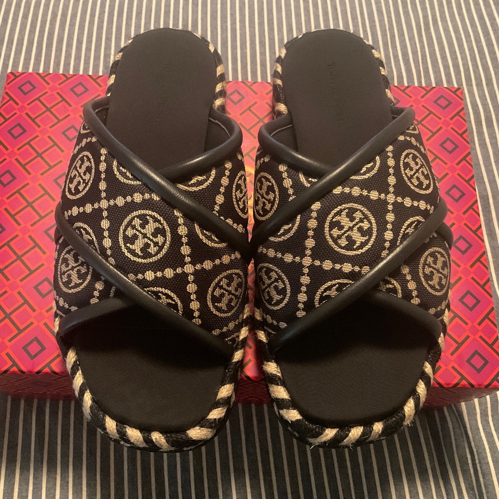 T Monogram Cross Espadrille Slide size 5.5